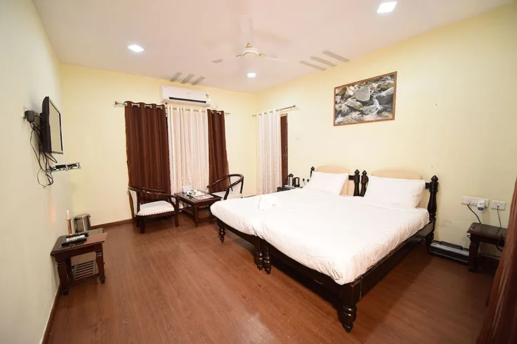 Deluxe AC cottage at Motel Tamia